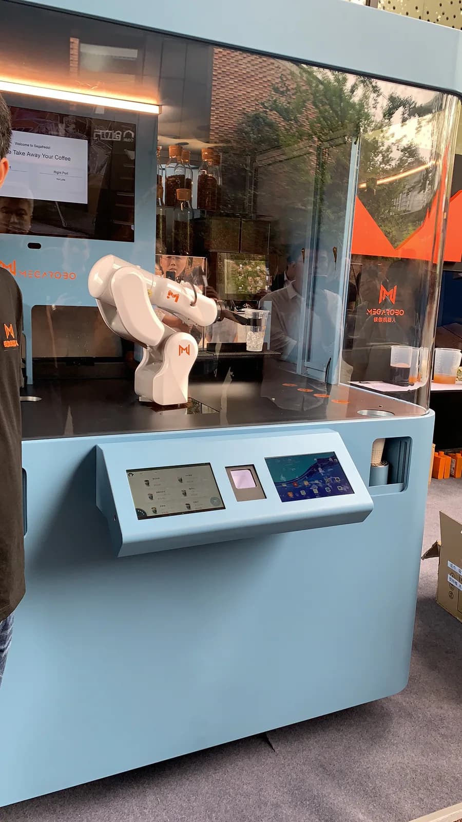 Smart Lockers & Self-Service application context